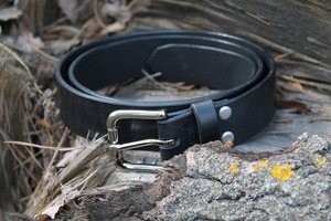 Cinturón de cuero genuino para hombres con hebilla de metal clásica Cinturón de cuero hecho a mano de primera calidad para ropa formal e informal a bajo precio - Product Image 2