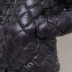 Veste en nylon matelassée à fermeture éclair ajustée pour homme avec logo personnalisé d'usine, teinte en fil, rembourrée avec du PrimaLoft, veste chaude en duvet pour homme - Product Image 2