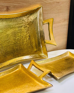 Plateau de service en fonte d'aluminium de qualité supérieure pour un service de table moderne, améliorant la présentation des aliments avec un design métallique solide et décoratif - Product Image 2