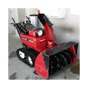 Soplador de nieve eléctrico silencioso para una mínima contaminación acústica mientras limpia la nieve temprano en la mañana - Product Image 3