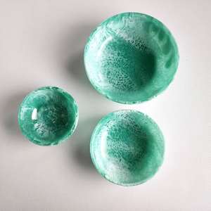 ชุดชามสลัดเรซิ่นขัดเงาทำมือ 3 ชิ้น ดีไซน์ลายหินอ่อนหรูหราทันสมัย ทนทาน เป็นมิตรกับสิ่งแวดล้อม เกรดสำหรับอาหาร เหมาะสำหรับงานเลี้ยง - Product Image 3