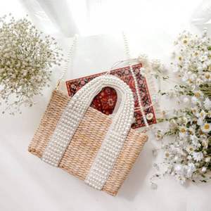 Sac à main tissé naturel Emilie fourre-tout avec poignée décorative de style perle - Product Image 3