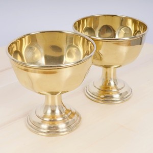 Industry Trending Vintage Brass Goblet Set Elegante par de pequeños cálices - Product Image 1