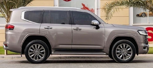 Toyota Land Cruiser 2.4L 6 cylindres 409 ch, modèle 2022 d'occasion, transmission automatique, 4x4, conduite à gauche, essence. - Product Image 4