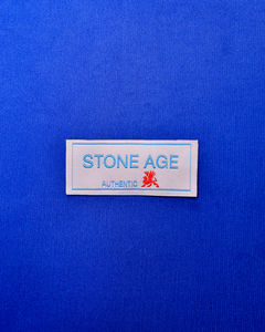 Étiquettes de vêtement tissées en polyester recyclé écologique personnalisées bord découpé à chaud avec logo imprimé Conception de tissu de cou - Product Image 6