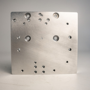 AMT VINA Venta Directa de Fábrica, Piezas Rentables de Panel de Ventana de Aluminio con Mecanizado CNC de Precisión - Product Image 4