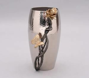 Vase floral en métal argenté exquis Design contemporain élégant Idée cadeau parfaite pour les mariages de pendaison de crémaillère ou les occasions spéciales - Product Image 2