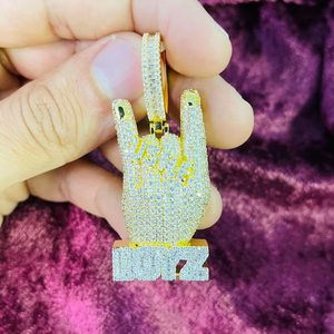 Hustle Boys 925 Argent Hip Hop Simulé Moissanite Diamant Pendentif avec Finition Plaqué Or Pendentif Fait Main Cadeau pour Elle - Product Image 1