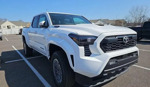 Auto Usado Económico, <span class=keywords><strong>Toyota</strong></span> <span class=keywords><strong>Tacoma</strong></span> Híbrida TRD Sport 2025, Envío a Todo el Mundo - Product Image 5