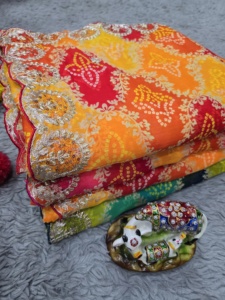 Sarees en soie semi-satinée de qualité supérieure banarasi avec tissage inspiré des Banaras sur tout le saree de Tasarika - Product Image 4