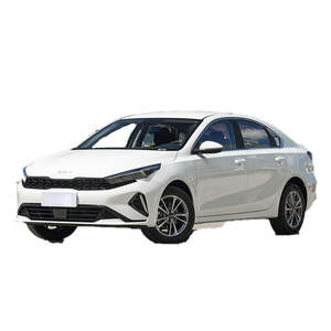 Accessoires pour berline 4 portes 5 places 2023, volant en fibre de carbone, vitesse maximale 180 km/h - Product Image 1