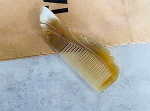 Peigne en corne naturelle fabriqué à la main doux pour les cheveux avec finition lisse parfait pour un toilettage quotidien écologique et des soins naturels - Product Image 5