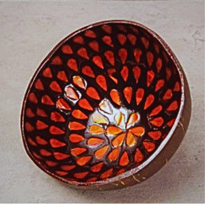 Tazón de cáscara de coco hecho a mano en acabado de laca Logotipo personalizado para ensaladas de frutas Fabricante de Vietnam - Product Image 6