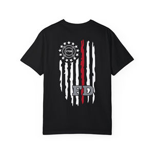 Maglietta Unisex per Vigili del Fuoco 'First in Last Out' 1736, T-Shirt Promozionale Premium Tinta in Capo - Product Image 1