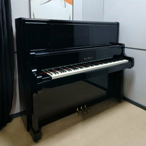 เปียโนตั้งพื้น KAWAI US6X คุณภาพสูง มือสองจากญี่ปุ่น ขายพร้อมระบบเสียงระดับมืออาชีพ คีย์ไม้แท้ - Product Image 1