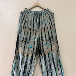 Pantalon de pyjama vintage en crêpe de soie tie-dye, doux et confortable, idéal pour les vacances - Product Image 1