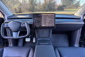 Tesla Model Y Performance 2024 Usado, Tracción en las Cuatro Ruedas con Motor Dual, Varias Modificaciones - Product Image 4