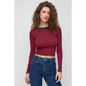 เสื้อยืดลายทางสุดคลาสสิก - Product Image 1