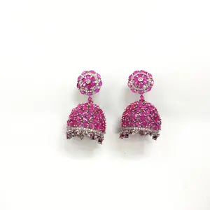 时尚最新系列粉色宝石Jhumka耳环供女性使用，批发价可用