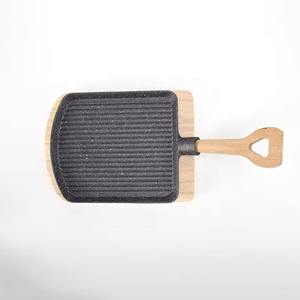 Les plateaux chauffants en bois et en fer rendent la repas plus immersifs et agréables, le fer retient la chaleur plus longtemps que les ustensiles de service standard. - Product Image 5