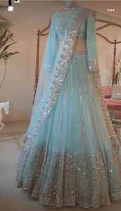 Tenue traditionnelle en soie brodée à la main Lehenga Choli pour adultes - Product Image 2