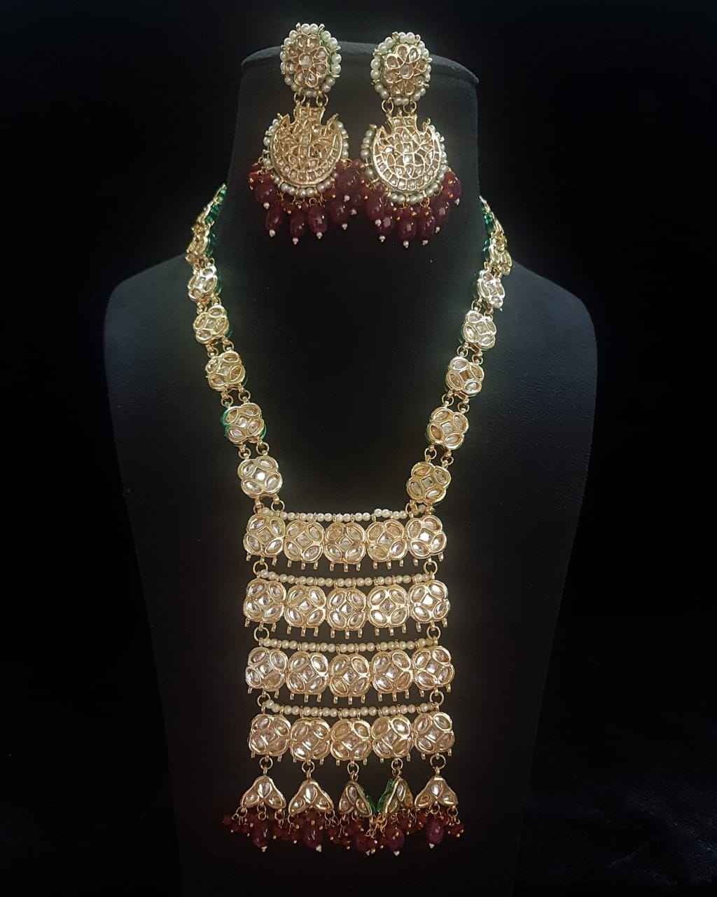 สีน้ำตาลแดง