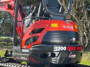 Mini-excavatrice sur chenilles U25 de 2,5 tonnes, moteur haute efficacité, pompe fiable, système hydraulique pour la construction et l'aménagement paysager - Product Image 2