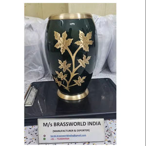 โกศเผาศพทองเหลืองลายใบไม้สีเขียวทองขนาดใหญ่แบบอเมริกัน ทำด้วยมือ สำหรับผู้ใหญ่ ความจุ 220 ลูกบาศก์นิ้ว พร้อมโลงศพสัตว์เลี้ยงคุณภาพพรีเมียมสำหรับใส่เถ้ากระดูก - Product Image 1