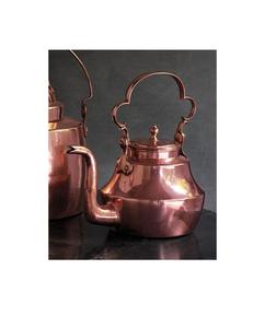 Bouilloire artisanale en cuivre pur utilisée pour faire bouillir l'eau avec un charme antique pour un décor de cuisine traditionnel élégant - Product Image 4