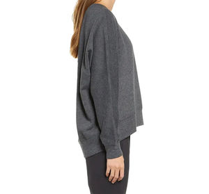 เสื้อสเวตเชิ้ตผู้หญิงลายโลโก้ด้านหน้า ราคาถูก คุณภาพดี ดีไซน์สวย มองเห็นได้ชัดเจน รับทำโลโก้ตามสั่ง เสื้อสเวตเชิ้ตตัวใหญ่สำหรับผู้หญิง - Product Image 2