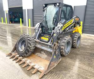 Proveedor Directo de Minicargadora Usada New Holland L320, Pocas Horas de Uso, Motor Original, Equipo de Construcción Confiable - Product Image 2