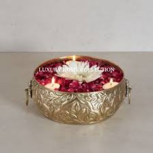 Conception en relief forme ronde métal plaqué or pur laiton fleur décoration Urli meilleure qualité à la main grande taille Urli bol - Product Image 1