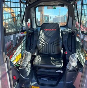 Takeuchi TL8 Compact Track Loader/Skid Steer en bon état de fonctionnement avec Core Component Engine - Product Image 6