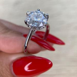 Anillo de Compromiso de Lujo con Diamante Cultivado en Laboratorio de Corte Redondo de 5.25 Quilates, Halo Oculto, Oro Blanco de 18K, Certificado IGI, Claridad F VVS1 VVS2 - Product Image 3