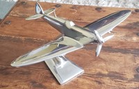 Modèle d'avion militaire Spitfire en aluminium poli, artisanat en métal Art Déco, décoration de maison, ornement de bureau, cadeau de collection N