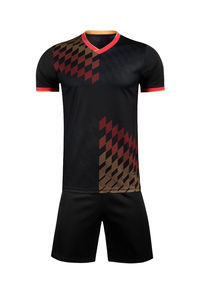 Uniformes de football en polyester sublimé personnalisé Survêtement de football adulte unisexe Vêtements de football de Sialkot Pakistan en gros - Product Image 5