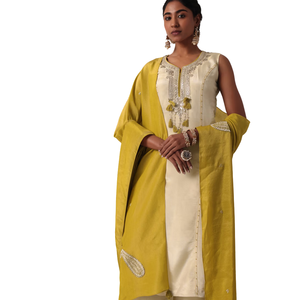 Vente en gros de vêtements ethniques pour femmes, ensemble palazzo en soie jaune moutarde avec paillettes, fournisseur d'usine de vêtements personnalisés pour fête - Product Image 2