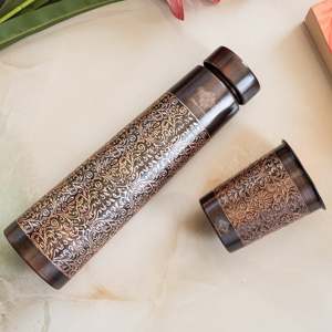 Bouteille d'eau en cuivre pur au design martelé antique, verrerie - Product Image 4