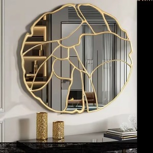 Miroir mural de mariage au design moderne, cadre en fer plaqué or, fabrication artisanale, aspect royal, design de créateur haut de gamme - Product Image 1