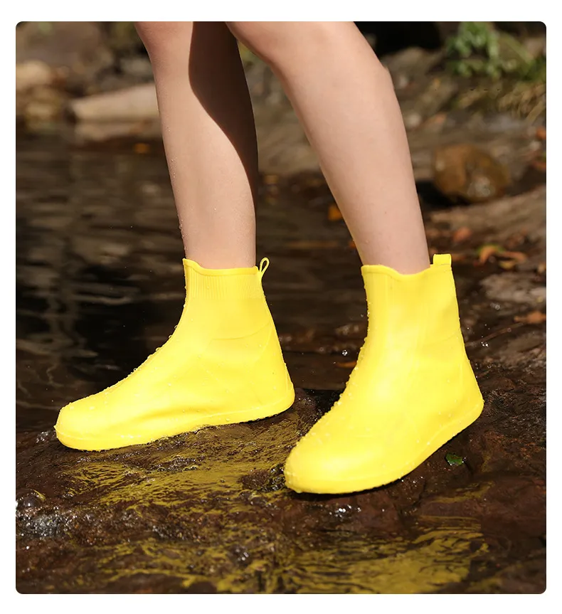 أحذية مطر من السيليكون مقاومة للماء قابلة لإعادة الاستخدام وقاية غير قابلة للانزلاق قابلة للغسل للاستخدام الخارجي
