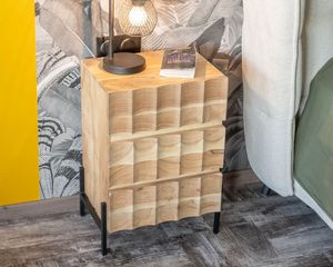 Mesita de noche Shelley de acacia de 3 cajones con patas de metal - Product Image 1