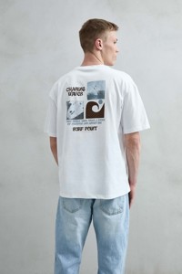 T-Shirt Oversize Bianca 100% Cotone a Maniche Corte - Logo Frontale 'Chasing Waves' con Stampa Grafica Surf, Top Casual Streetwear - Product Image 4