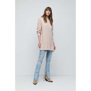 Blusa Beige de Manga Murciélago con Cuello Alto - Product Image 2