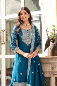 Traditional Indian Sharara Suit in Georgette Fabric with Zari Work Elegant Ethnic Wear for Parties and Celebrations for Sale - Product Image 4