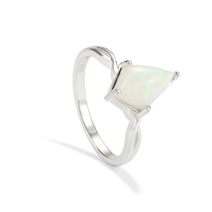 Bague en opale d'Éthiopie cabochon 1,29 carat, collection Genesis, sertissage griffe, non traitée, 14x10mm, pour femme, argent sterling 925, halo - Product Image 2