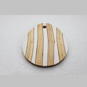 Planche de service au design élégant et durable Emballage personnalisé Planche à découper et planche à fromage en bois et résine de bois naturel - Product Image 2