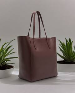 Bolso Tote de Lujo para Mujer con Estilo Bohemio, Cuero Genuino, Acabado Duradero para Uso Diario - Product Image 2