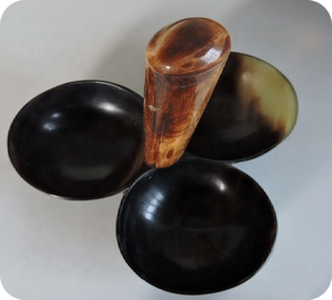 Bol de service en corne de créateur de forme ovale Nouveau bol durable en corne noire au design tendance avec bol de plateau décoratif en corne de serveur - Product Image 2