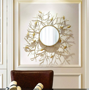 Miroir papillon élégant avec accent doré, parfait pour apporter un mouvement fantaisiste, un luxe inspiré de la nature dans votre espace - Product Image 3