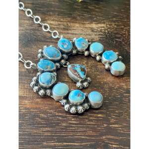Collier Naja en turquoise et argent sterling, objet de collection culturelle de Marie Tsosie Golden Hill - Product Image 3